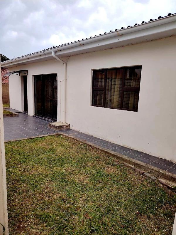 5 Bedroom Property for Sale in Cambridge Eastern Cape